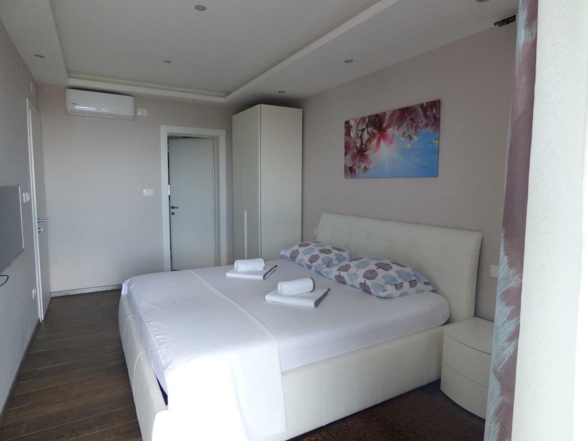 Vila Martina - Bellevue Smrika Ngoại thất bức ảnh